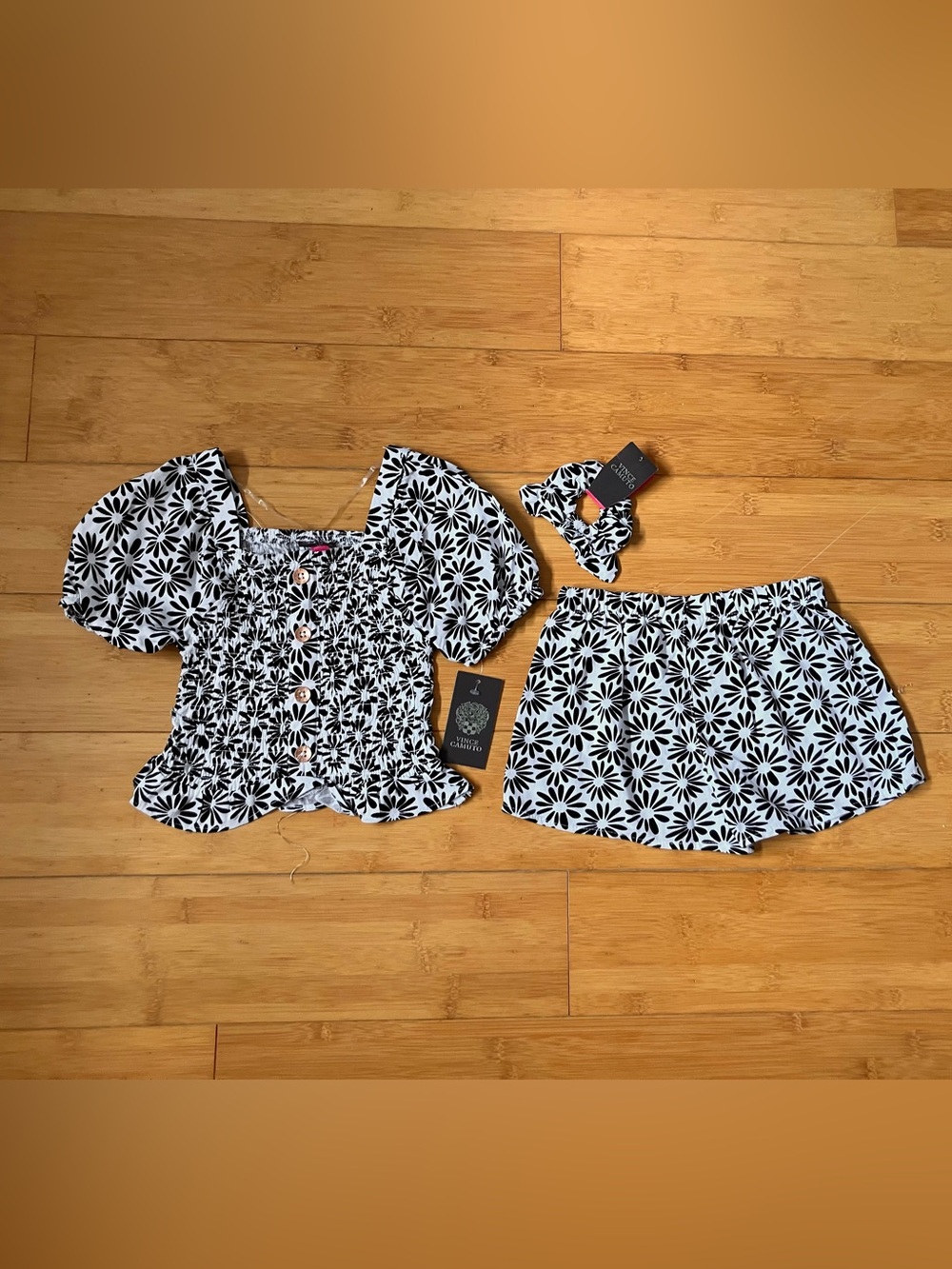 NWT Girls Size 4T Outfit Black and White Floral Kids Matching Set with Scrunchie